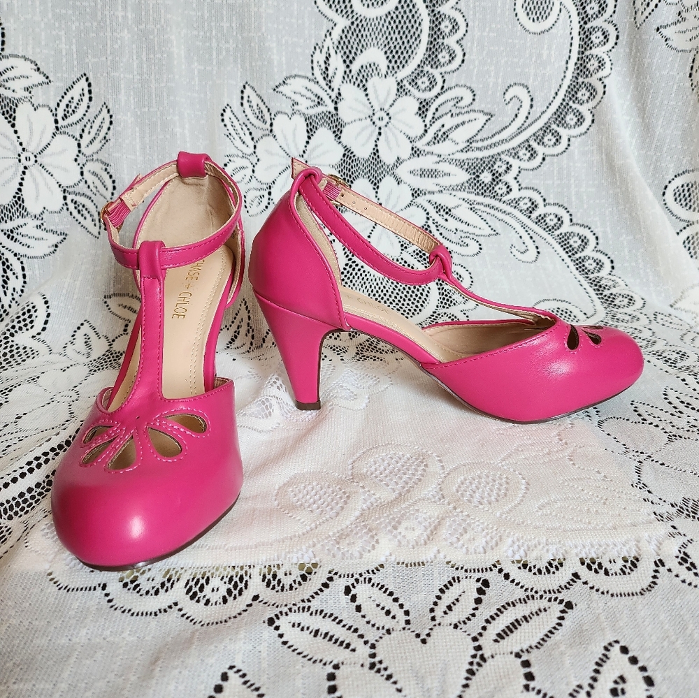 Chase and Chloe - Hot Pink Short Close toed Heel - (7.5) - Picture 9 of 9